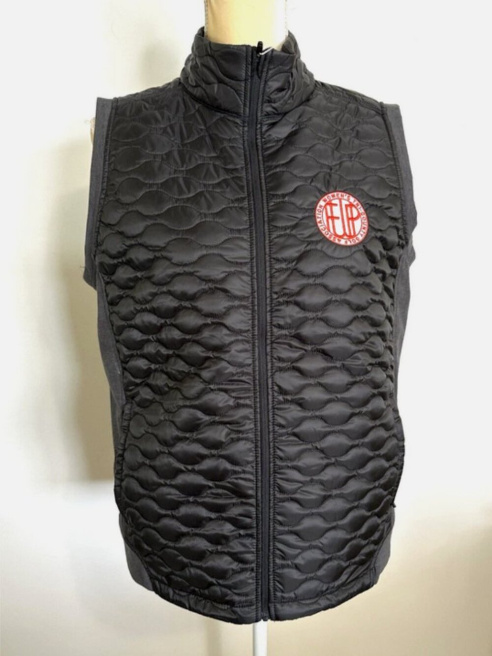 PUMA Black Golf Vest NWT Large Womens Tri-County Golf Assoc Quilted